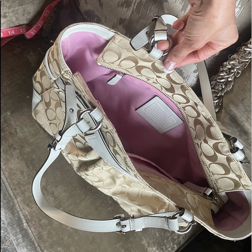 Authentic Coach Tote - Picture 4 of 9